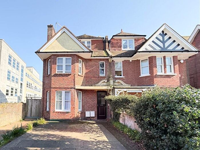 4 Bedroom Maisonette For Sale In Old Orchard Road, Eastbourne, BN21