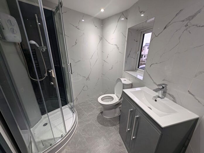 1 Bedroom Flat To Rent In Commercial Street, Mountain Ash, CF45