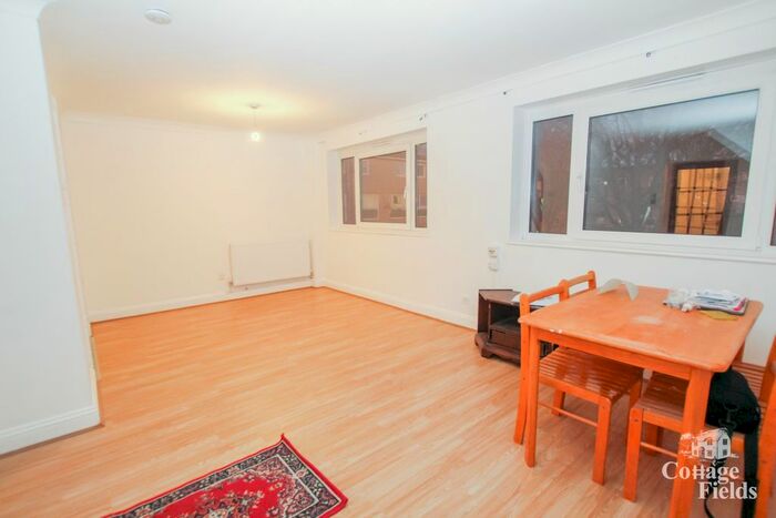 3 Bedroom Flat To Rent In Agricola Place, Enfield, EN1