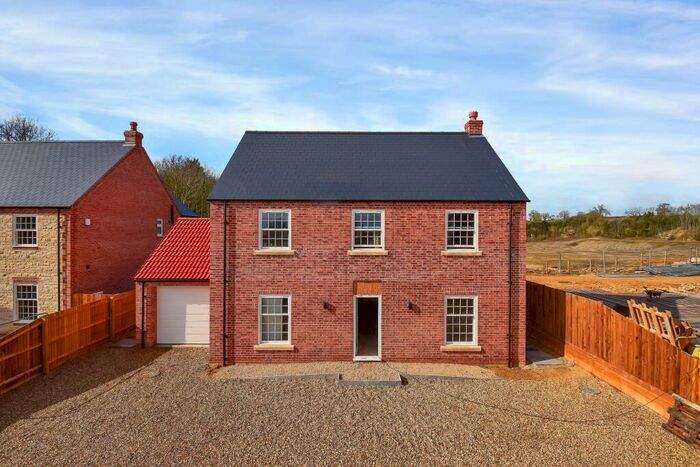 4 Bedroom Detached House For Sale In Station Road, Castle Bytham, Grantham, NG33