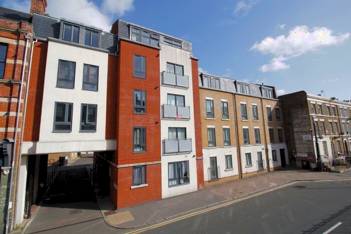 1 Bedroom Flat To Rent In High Street, Rochester, ME1