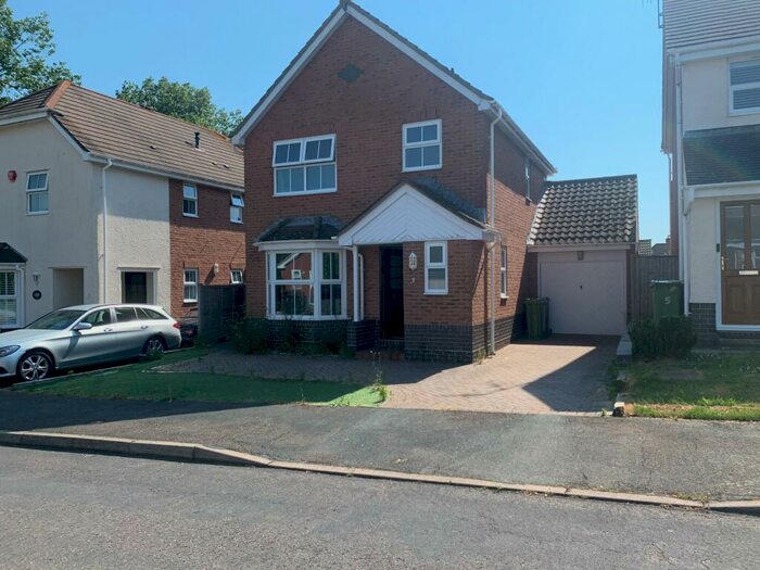 3 Bedroom Detached House To Rent In Chiltern Close, Eastbourne, BN23