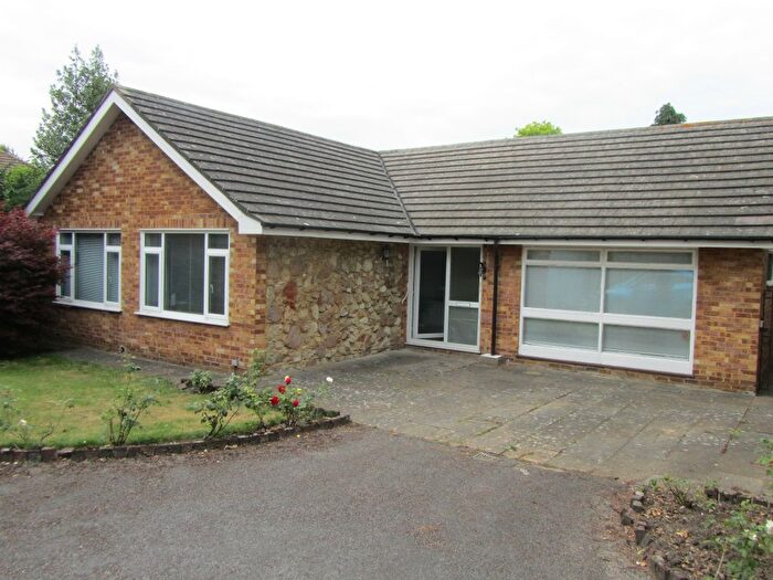 3 Bedroom Detached Bungalow To Rent In Haling Park Road, South Croydon, CR2