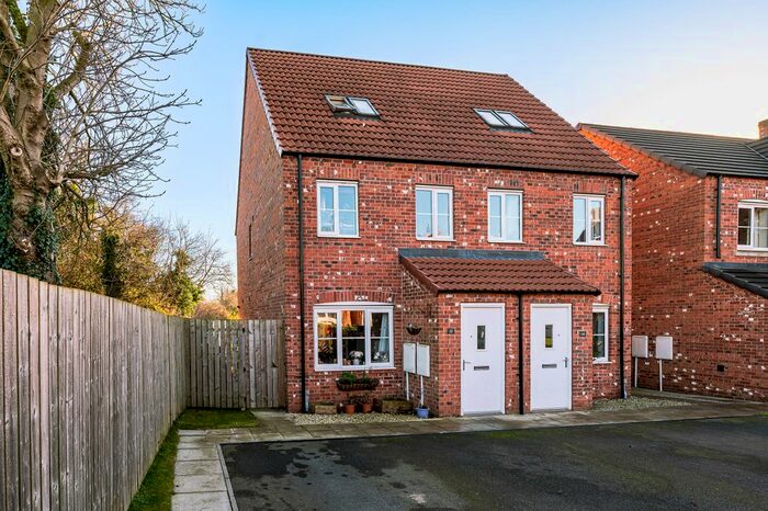 3 Bedroom Semi-Detached House For Sale In Suskers Close, Easingwold, York YO61