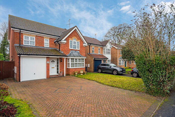 4 Bedroom Detached House For Sale In Crabtree Way, Dunstable, LU6