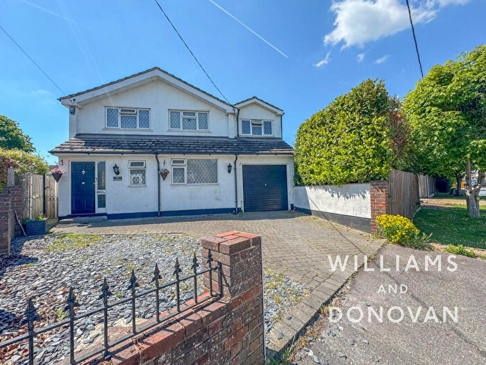 4 Bedroom Detached House For Sale In St Andrews Road, Rochford, SS4