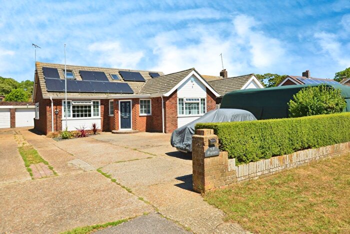 4 Bedroom Bungalow For Sale In Blenheim Road, Littlestone, New Romney, Kent, TN28
