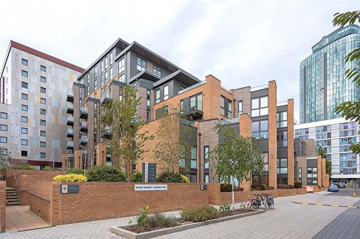 1 Bedroom Flat For Sale In Baltic Avenue, Brentford, TW8