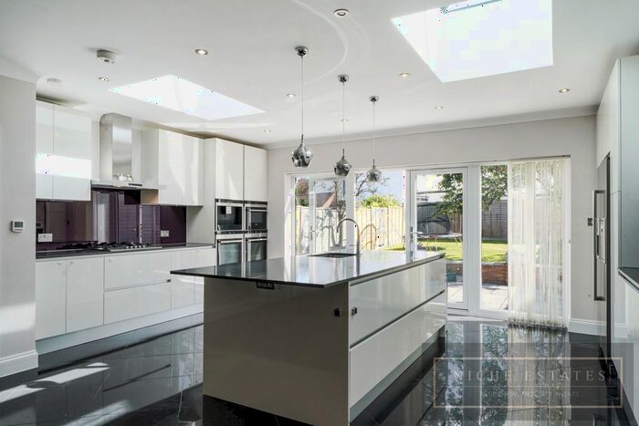 4 Bedroom Semi-Detached House To Rent In Furzehill Road, Borehamwood, WD6