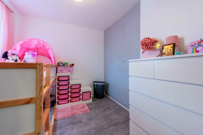 1 Bedroom Flat To Rent In High Street, Sutton, Surrey, SM1