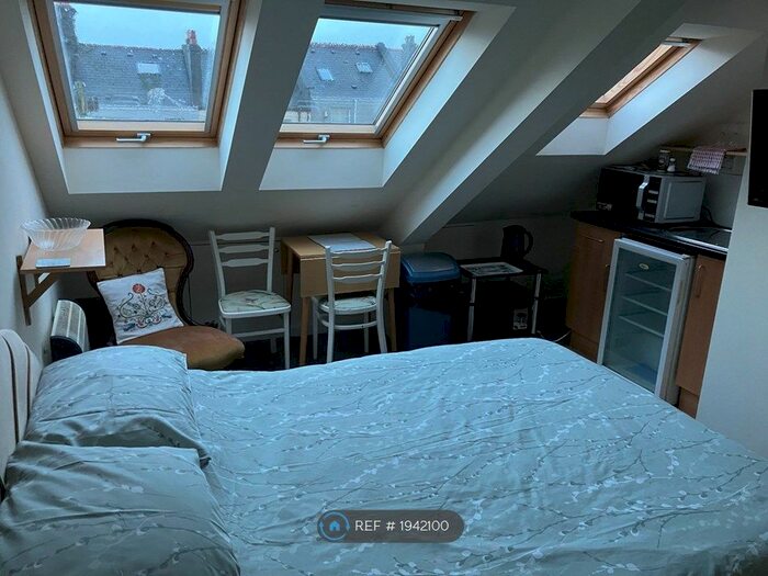 Studio To Rent In Haddington Road, Plymouth, PL2