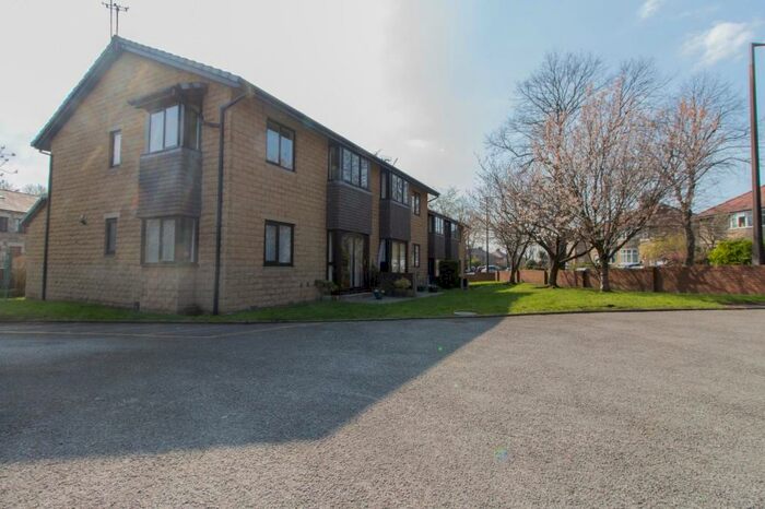 2 Bedroom Apartment To Rent In Barton Gardens, Lancaster, LA1