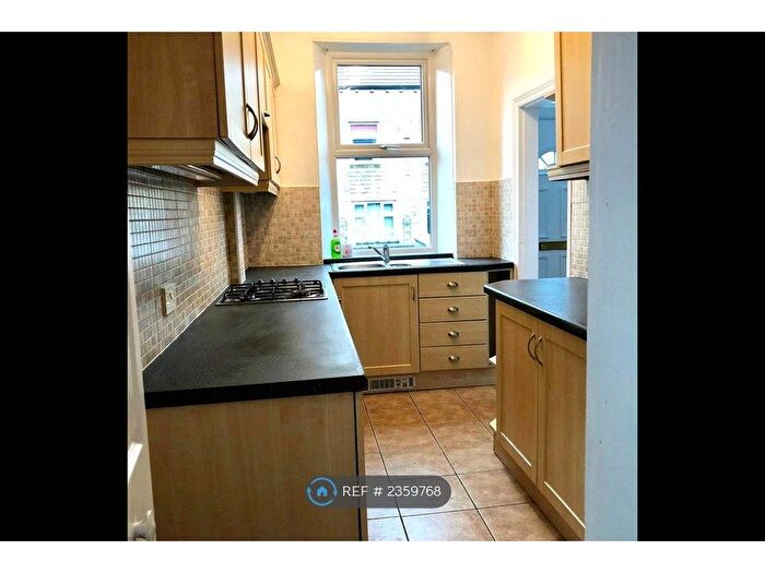 3 Bedroom End Of Terrace House To Rent In Worrall Street, Leeds, LS27