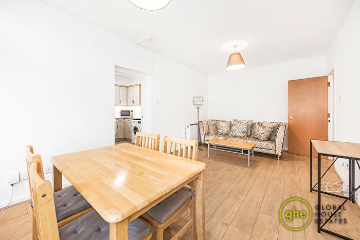 2 Bedroom Flat To Rent In Newington Causeway, Elephant And Castle, London, SE1
