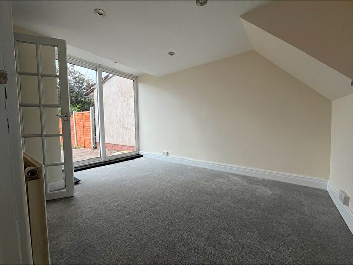 1 Bedroom Semi-Detached House To Rent In Chislehurst Avenue, Blackpool, FY4