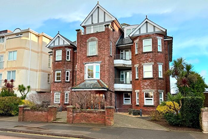 2 Bedroom Flat For Sale In Rempstone Road, Swanage, BH19