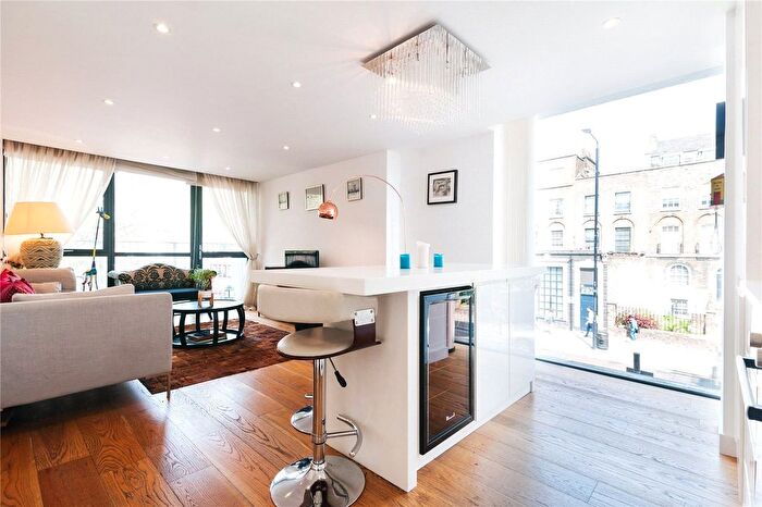 2 Bedroom Flat For Sale In Allgood Street, London, E2