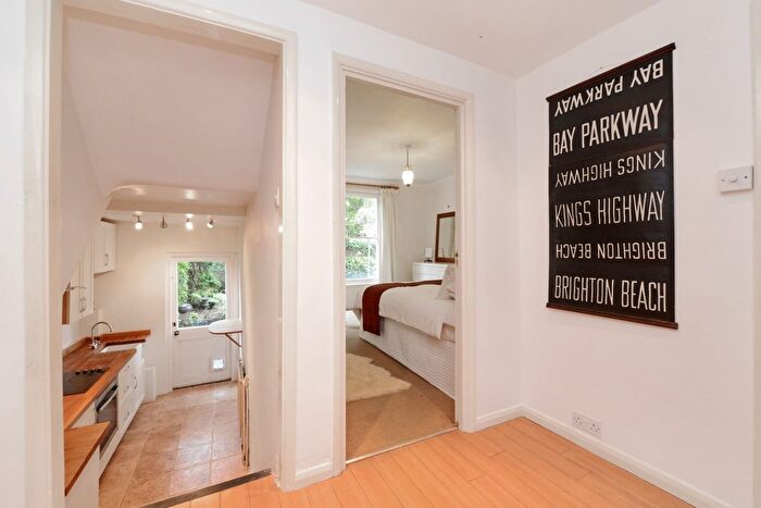 1 Bedroom Flat To Rent In Offord Road, London, N1