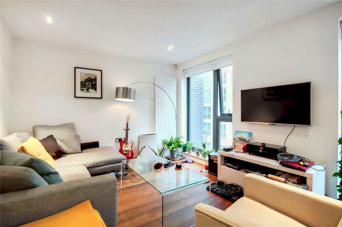 2 Bedroom Apartment To Rent In Central Street, London, EC1V