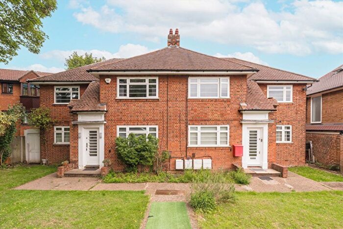 2 Bedroom Flat To Rent In Ashbourne Road, Ealing, W5