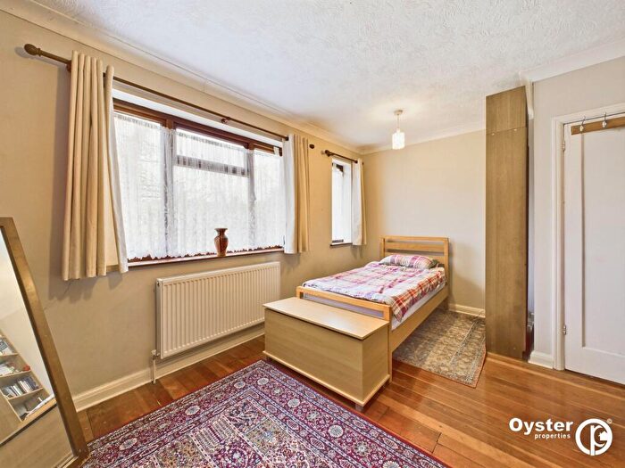 4 Bedroom Detached House For Sale In Uxbridge Road, Harrow, HA3