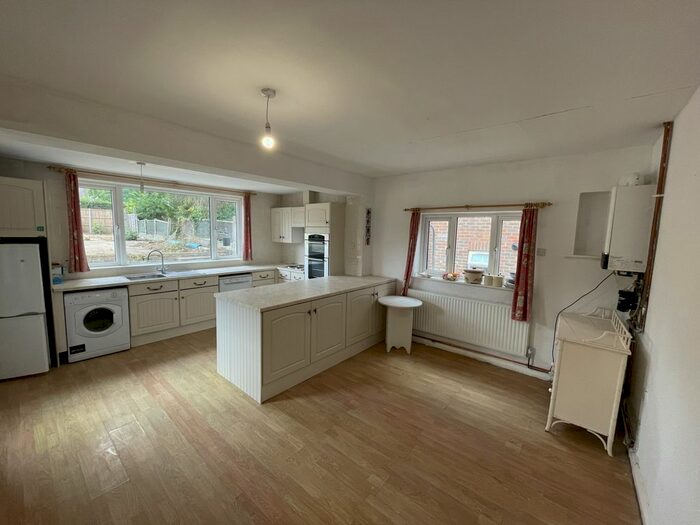 3 Bedroom Detached House To Rent In Harvil Road, Uxbridge, Greater London, UB10