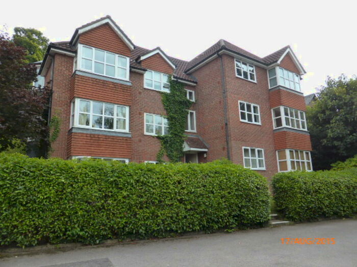 1 Bedroom Flat To Rent In Whitepost Hill, Redhill, RH1