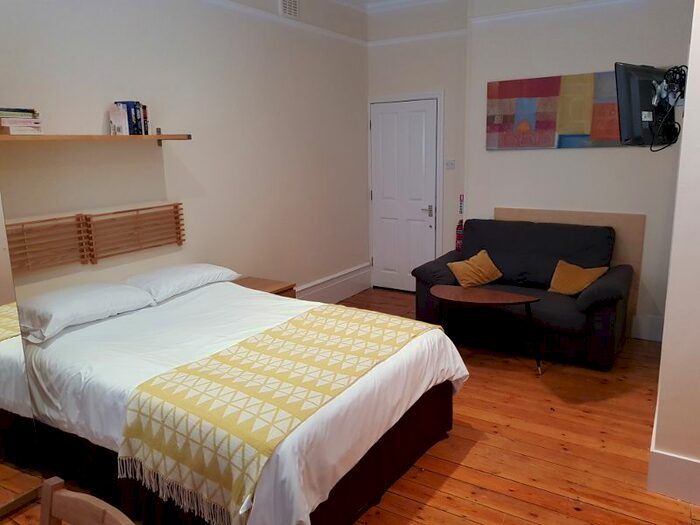 Studio To Rent In Hale Lane, Mill Hill, NW7