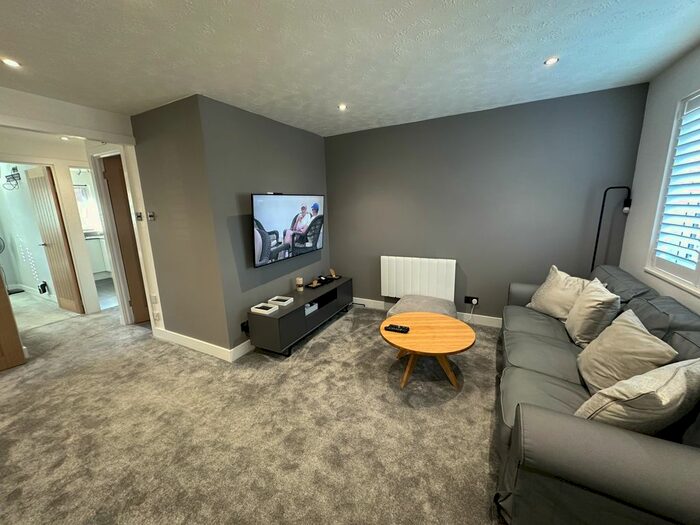 1 Bedroom Flat To Rent In Oakwood Rise, Tunbridge Wells, TN2