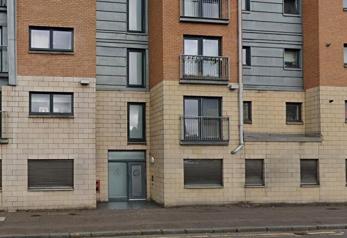 2 Bedroom Flat To Rent In Pollokshaws Road, Flat /, G41