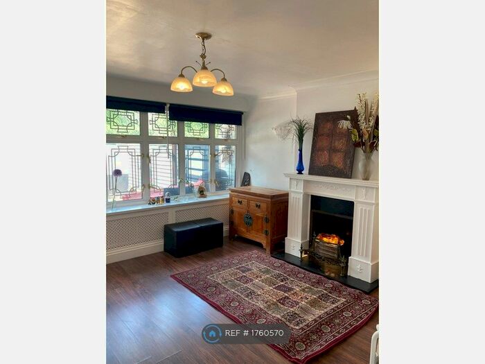 4 Bedroom Maisonette To Rent In Couzens House, London, E3