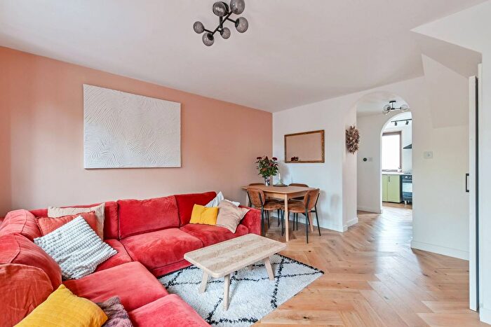 2 Bedroom Flat To Rent In Liverpool Road, London, N7