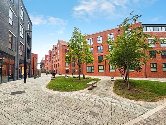 2 Bedroom Flat To Rent In Newbury, Berkshire, RG14