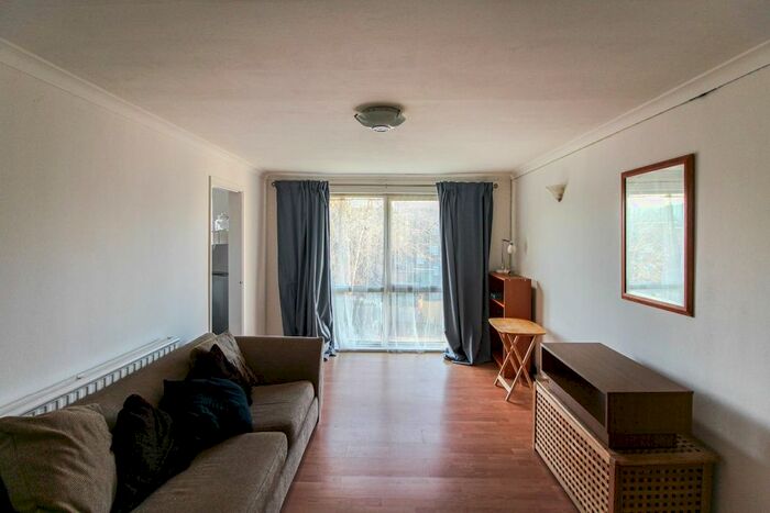 2 Bedroom Flat To Rent In Woodrow Court, London N17