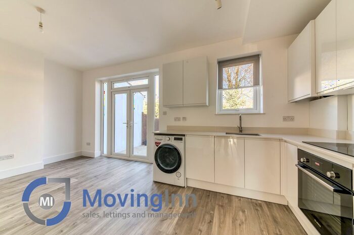 3 Bedroom Terraced House To Rent In Braeside Road, Streatham Common, SW16