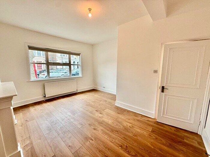 2 Bedroom Flat To Rent In Belmont Road, Turnpike Lane, N15