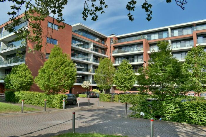 2 Bedroom Apartment To Rent In Racecourse Road, Newbury, RG14