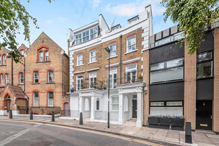 2 Bedroom Flat To Rent In Oakley Crescent, London, EC1V