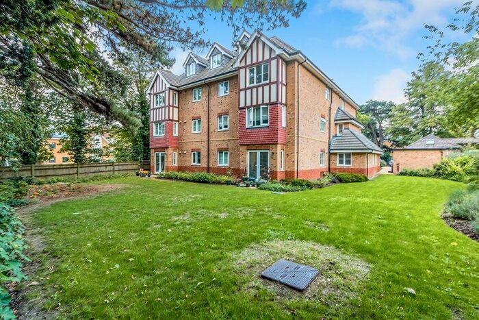 1 Bedroom Flat To Rent In Queens Avenue, Maidstone, Kent, ME16