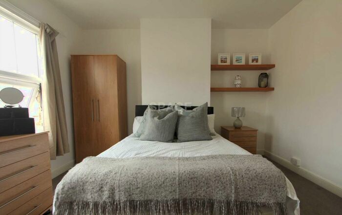 6 Bedroom Terraced House To Rent In Grange Avenue, University, Reading, Berkshire, RG6