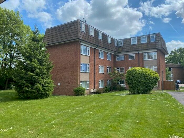 1 Bedroom Flat To Rent In Lambs Close, Cuffley, Potters Bar, EN6