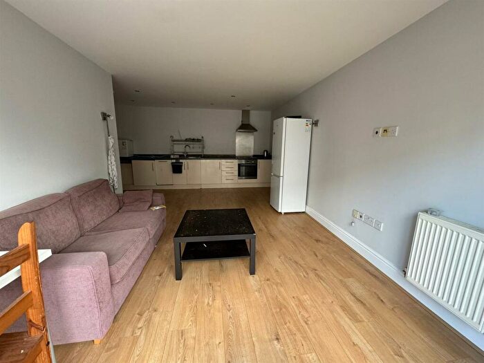 2 Bedroom Flat To Rent In Nelson Street, London, E1