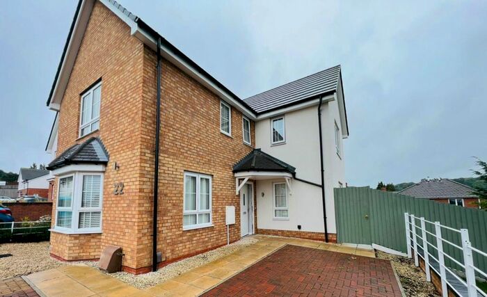 4 Bedroom Detached House To Rent In Blue Coat Drive, Dudley, DY2