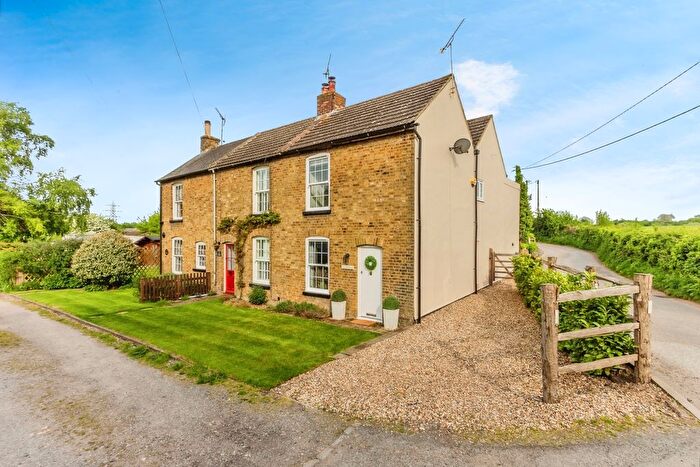 3 Bedroom End Of Terrace House For Sale In Munsgore Lane, Borden, Sittingbourne, Kent, ME9