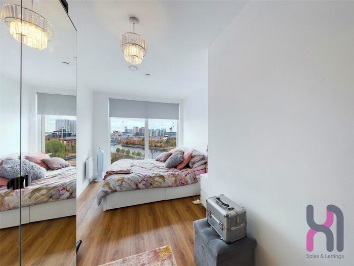 2 Bedroom Flat To Rent In The Gateway, Trafford Road, Salford, M5