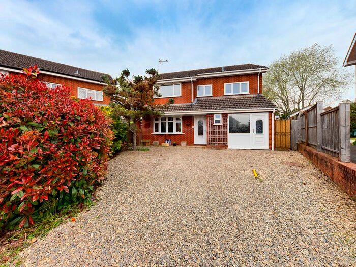 4 Bedroom Detached House To Rent In Astley Court, Stourport-On-Severn, DY13