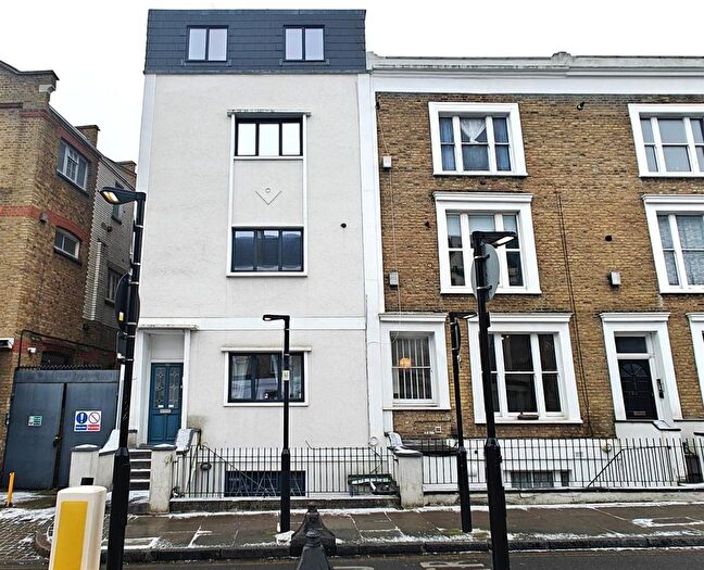2 Bedroom Flat For Sale In Marlborough Road, Upper Holloway, N19