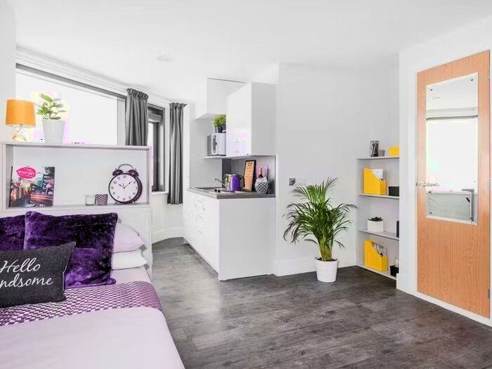 1 Bedroom Flat To Rent In Great Crosshall Street, Liverpool, L3