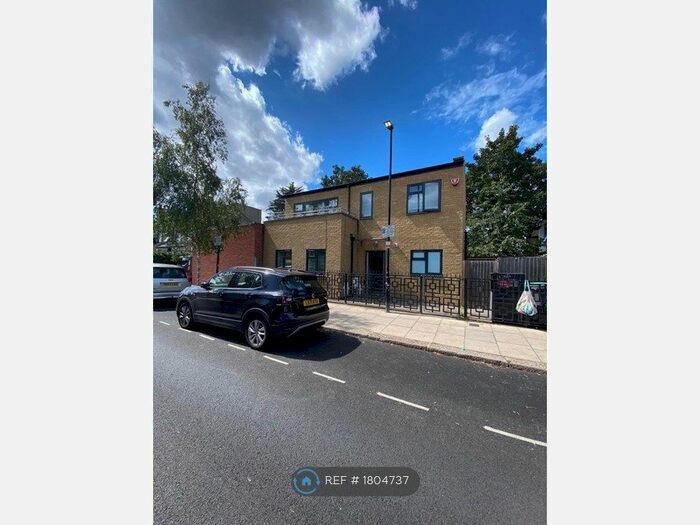 3 Bedroom Detached House To Rent In St. Pauls Road, London, N17