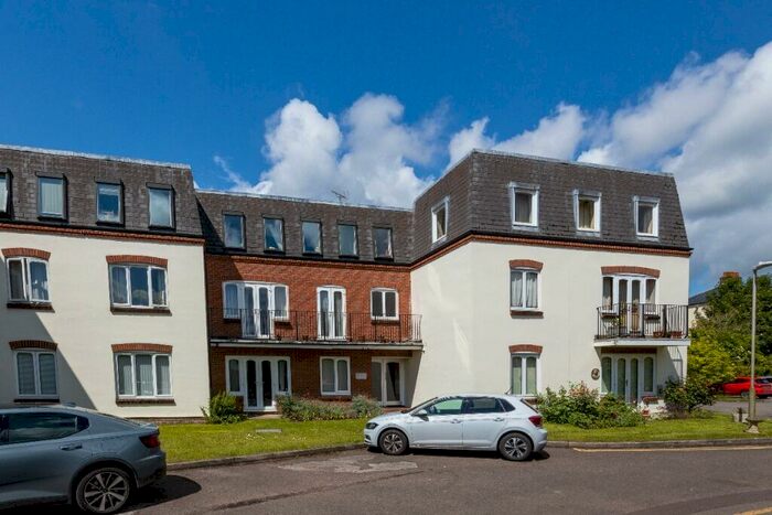 1 Bedroom Flat To Rent In Victoria Gardens, Newbury, RG14